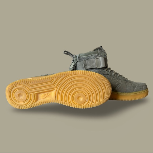 Women’s Nike SF AF1 MID Air Force 1 - Stucco Green Size 9 - Picture 6 of 8